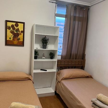 ולנסיה Malvarrosa Simple Shared Home מראה חיצוני תמונה