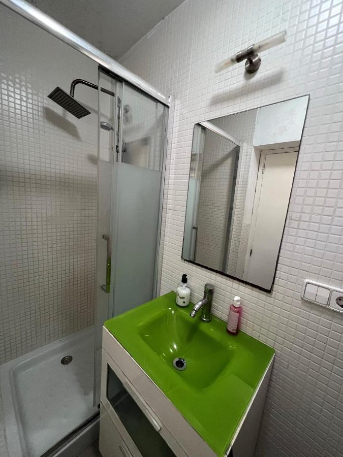 ולנסיה Malvarrosa Simple Shared Home מראה חיצוני תמונה