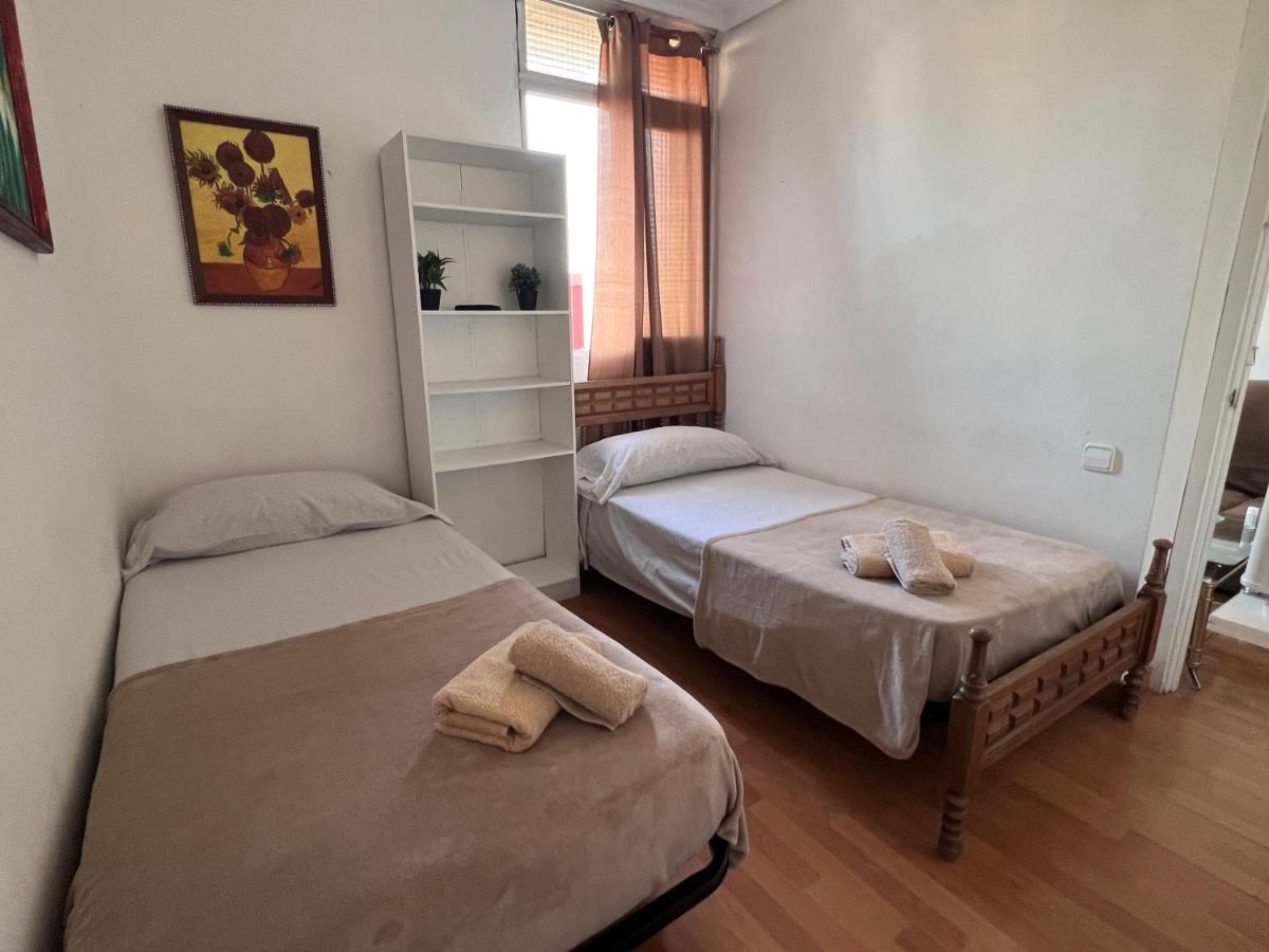 ולנסיה Malvarrosa Simple Shared Home מראה חיצוני תמונה