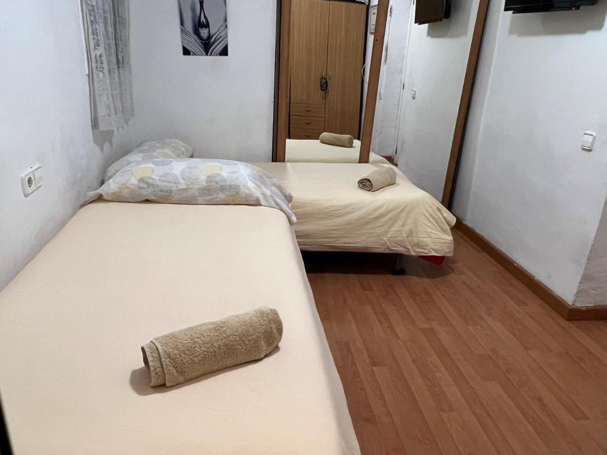 ולנסיה Malvarrosa Simple Shared Home מראה חיצוני תמונה